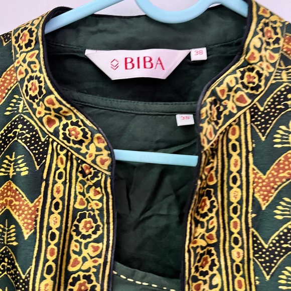 Biba dark green kurta with crop jacket ! - Picture 5 of 7